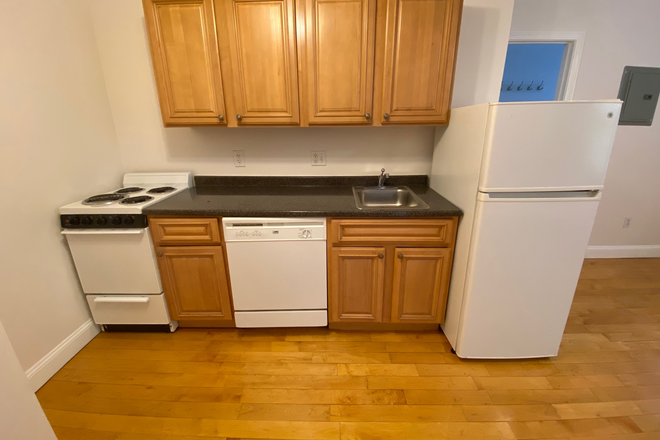 Kitchen - 1 bed CLOSE TO CAMPUS! - Symphony Rd - H/HW INCLUDED!