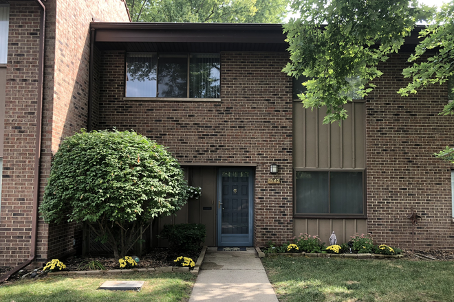 Front of townhome - North Shore Club Townhome