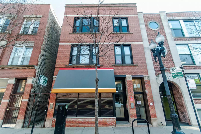 Building Front - 1413 W Taylor St - 2 Apartments Available 4 Bed / 1 Bath and 3 Bed / 1 Bath - Heart of UIC!