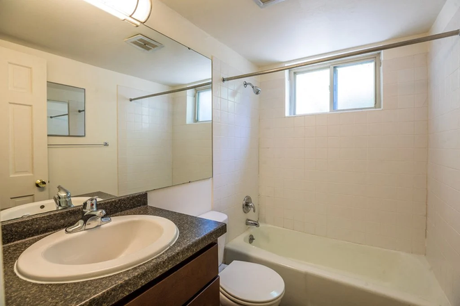 Bathroom - Oakridge Apartments