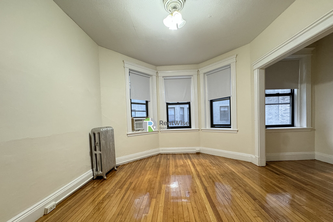 3 - AVAIL NOW-Gorgeous Allston Studio w Alcove, H/HW inc. Student OK! NO FEE! Apartments