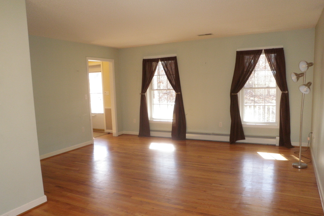 First floor - One room available from 8/1/2026 ($850), 5 minutes to UConn and walking distance to bus stop House