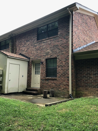 Back patio - 2br, 1.5 Bath, 1 cat in condo with grad student!