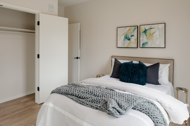 Bedroom - Arboretum Denver. Luxury Apartment within walking distance to the DU. It's brand-new building.