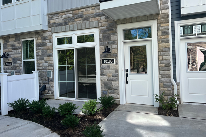 Exterior view - Rooms in shared 2BR thome-Donatello Dr-Princeton