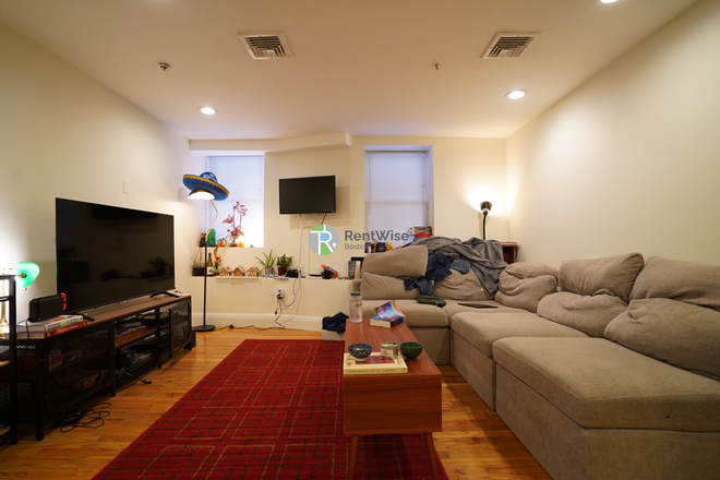 1 - SEPT 2026 – Modern Allston 2BR Duplex | 1.5 Baths | Elevator Building | No Fee