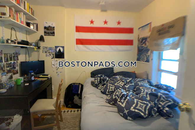 Bedroom - Price Reduction! NO BROKER FEE! 4 Bed 1 Bath Apartment on College Ave. Prime Location!