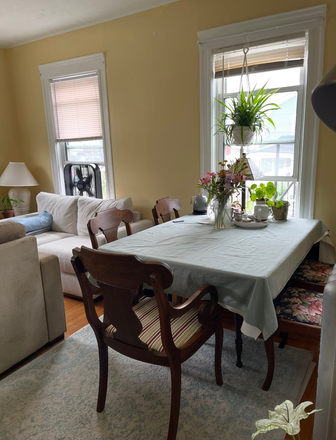 Dining - 123 Winthrop St. Medford Tufts University NO FEE House