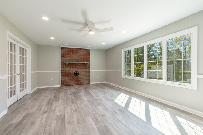 Living Room - Renovated 5BR home-Sycamore Place-Kingston