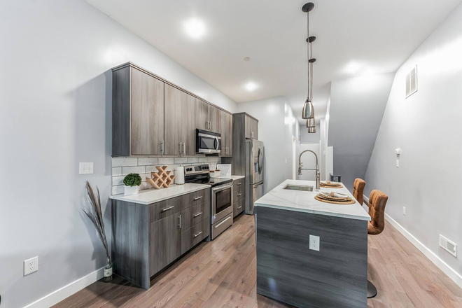 Kitchen - 3 BED/3 BATH Apt. 3 Minutes from Temple University