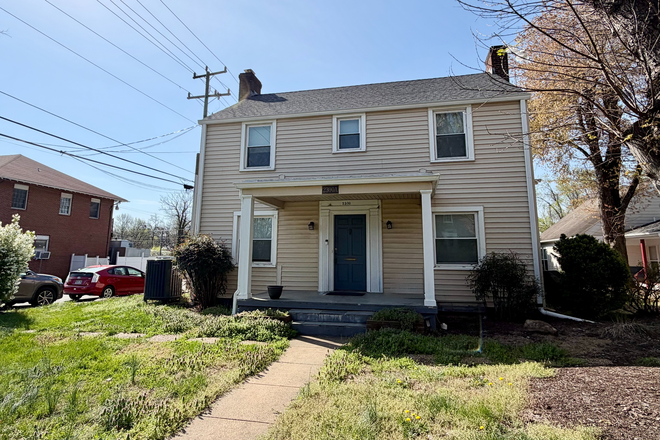 Exterior - 4 bed/2.5 bath house with 2 large bonus rooms on Fontaine Ave