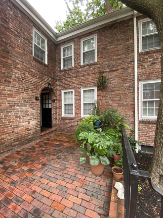 Exterior - ~ Large & Charming Harvard Area July 1st 2 Bed ~ Apartments