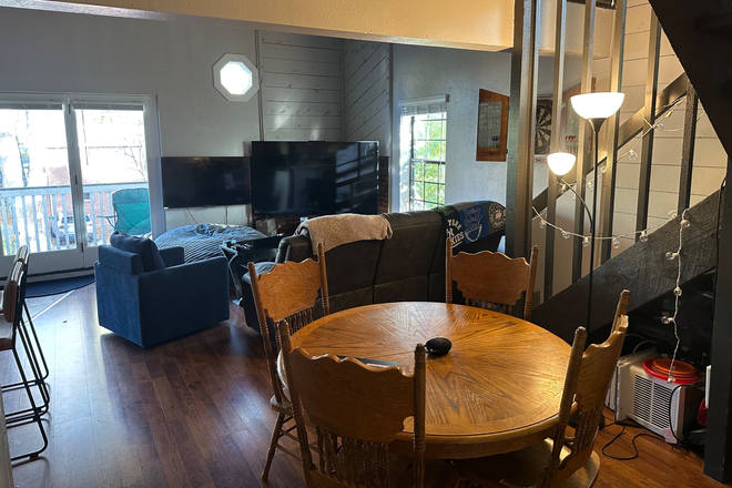 Living Room - Goss Grove Apartments