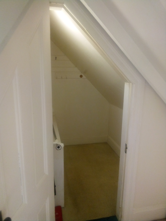 ignore - 3 Bedroom, 1st floor, Available June 1st, for summer or year-long rental Apartments