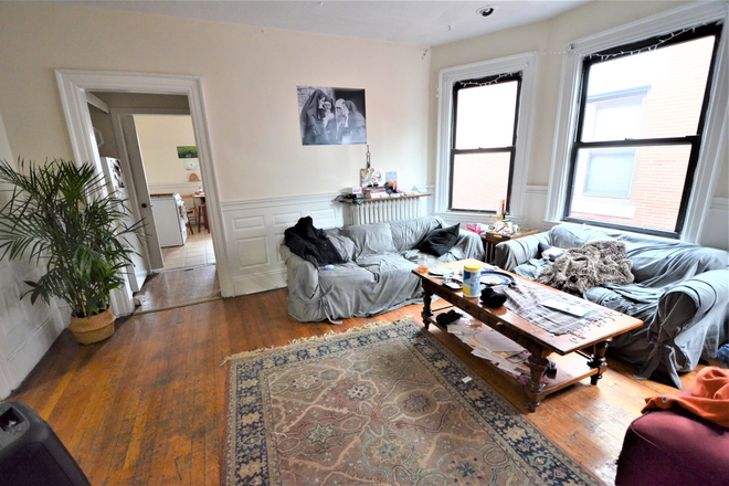 Living Room - Fall move in -- 4 Bed 2 Bath out NOW - rent for 9/1/24 Apartments