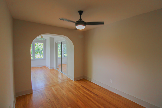 186 Queen - 186 Queen Street, 3 Bed 1.5 Bath Townhome