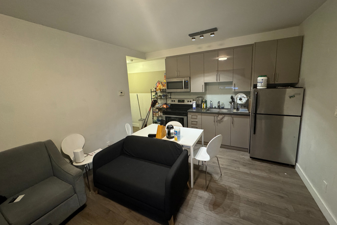 Kitchen + Livingroom - 3 Bedroom 2 Bathroom Spring/Summer Sublet Apartments