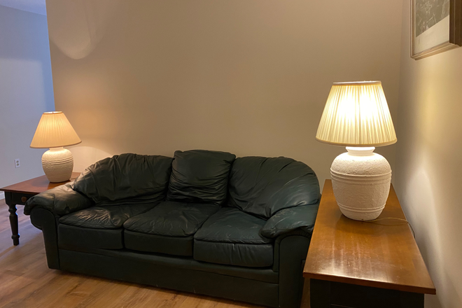 Living Area - So Williams St. on the Hill; one block to Waterman and UVM Campus Apartments