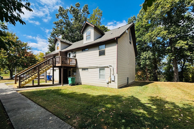  - 661 Village Lane
