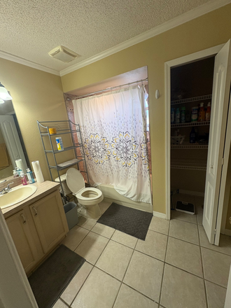 Bathroom - Looking for 1 female roommate to take over 1 bedroom in an all female 4x3 house!