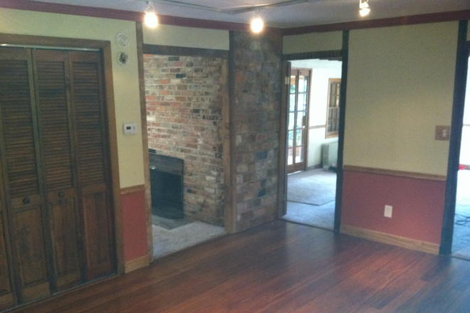 Dining Room looking into living room and bedroom - 1BR apt-Bakers Basin Rd-Lawrenceville, NJ