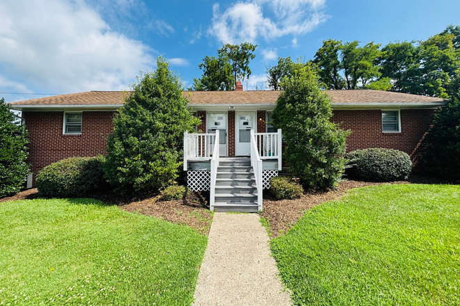  - 021PB - 208 Broce Drive M