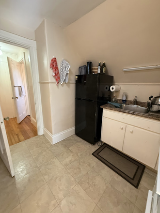 11 - Large Sunny Studio in Brighton Center Apartments