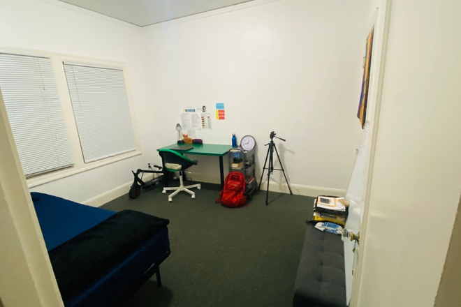 Your bedroom! Huge windows, great natural lighting - Southside apartment close to campus