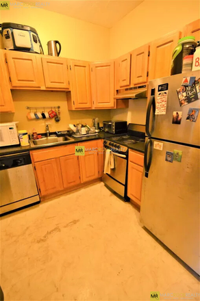 KITCHEN - BACK BAY-KENMORE  2 BED BEACON ST 09/01 Apartments