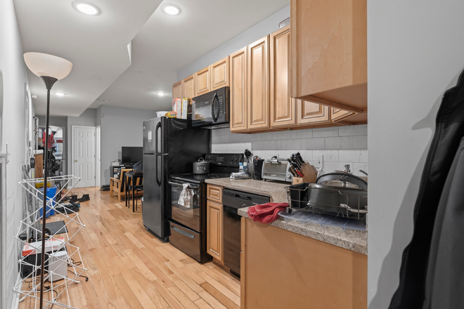 Kitchen - 1848 N 17th St Unit C Townhome