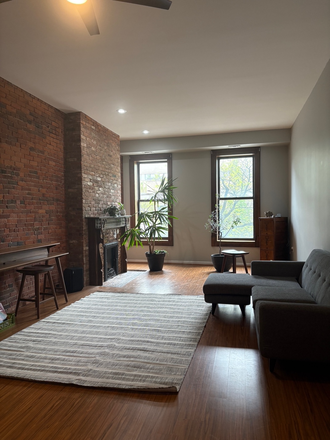 Living room - 1 Linden Place, Downtown Hartford