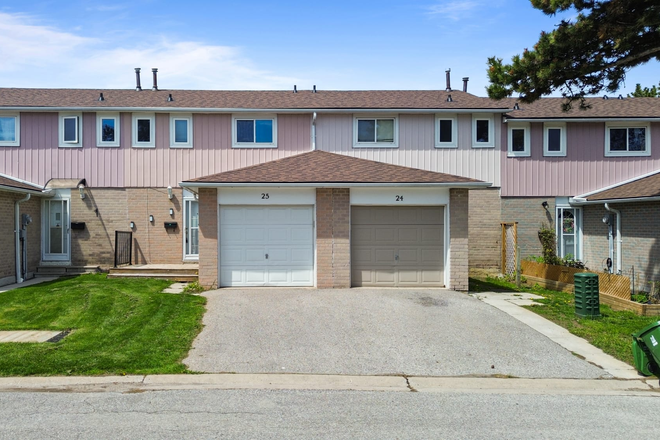 Front view - 4 bedrooms available in Condo Townhome - upper level and basement