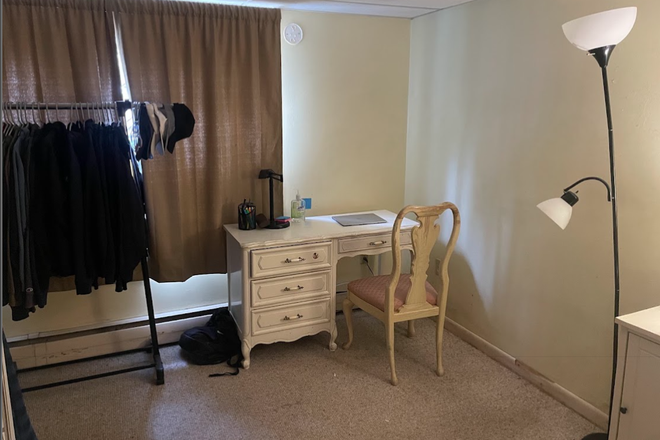 Bedroom - 10 minute walk to Campus (8 Eastwood Road) House