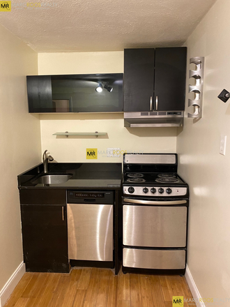 Call NOW for showings! 617-236-8550 - BARTLETT PL - GREAT DEAL IN HISTORIC NORTH END! COZY MODERN 2BR/1BA ON QUIET SIDE ST W/ HW INC, DW! Apartments