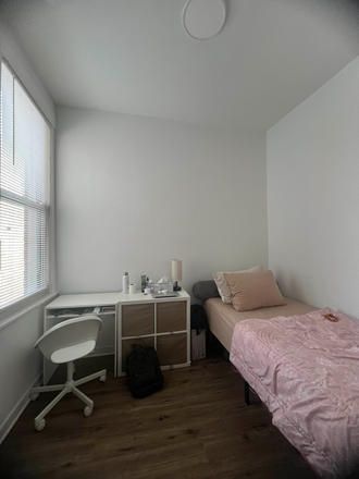 bedroom - Lease Take Over (Female Only)