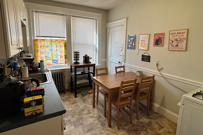 large kitchen! - 1 bedroom in 3 bed apartment available!! :)