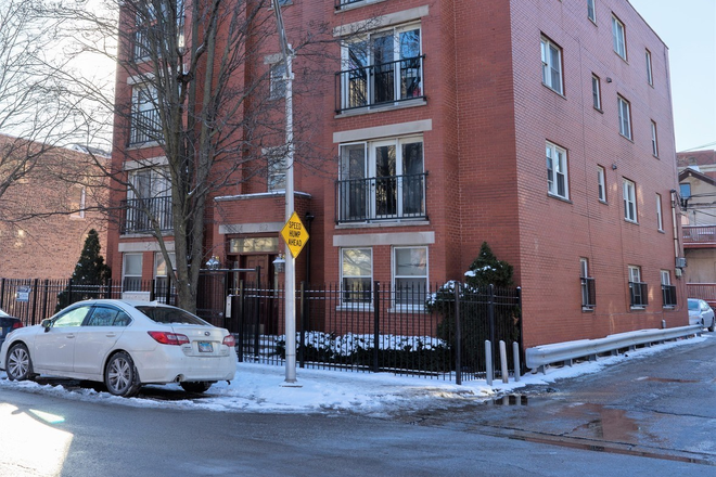 Out street view - 3 mins walk to East campus. One Roommate Wanted(shared but sunny unit) Apartments
