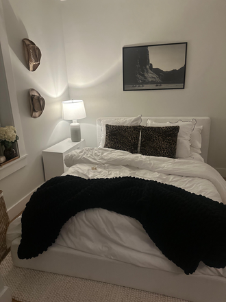 bedroom - apartment close to campus