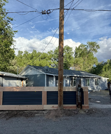 Exterior - Room for rent with Grad School Student near Lunch Loops and Handle Bars House