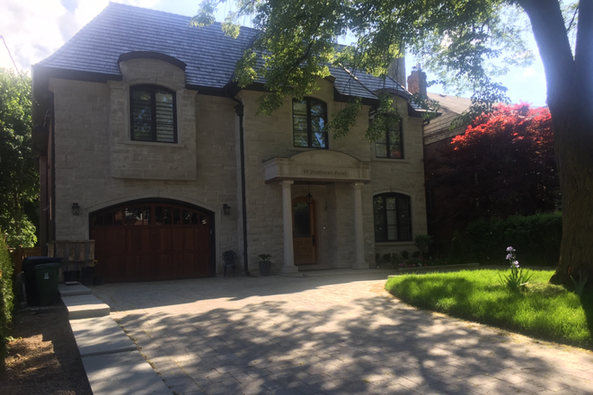 Beautiful mansion with free parking - walk to the upper village or Forest hill village - Manor House - Midtown Toronto- Cedarvale & Forest Hill Subway (Bathurst & Eglinton)