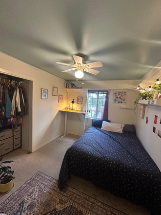 bedroom window view - Big house in Clairemont, 5 bed/3bath