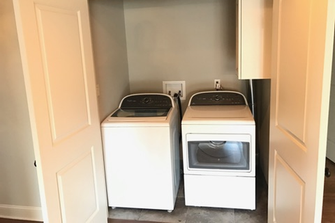 washer & Dryer - 5 BR & 3 Bath Apartments