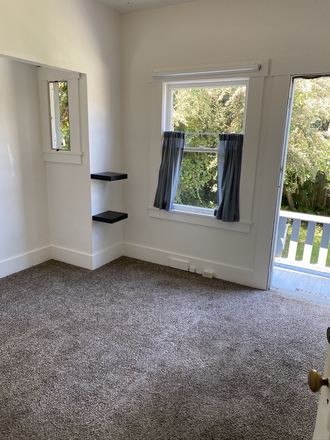 down stairs bedroom L - Upstairs rooms available $1200 or downstairs room available $1041 House