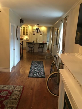 Call NOW for showings! 617-236-8600 - WARWICK ST - 3 STORY SOUTH END TOWNHOUSE 5BR AVAIL *9/1/2026* W/ LNDRY IN UNIT, 3.5 BATH, FIREPLACE!
