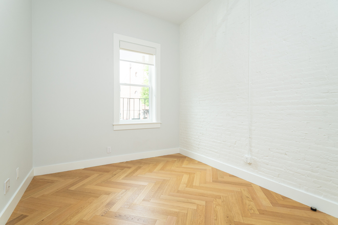 Visit hubrealtyproperties.com - Fantastic studio apartment, handy to campus and the T, free month rent