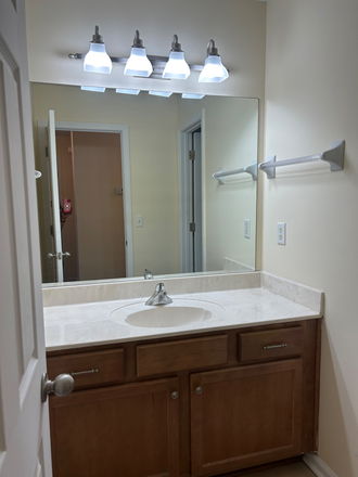 Bathroom - Island 1.2 House