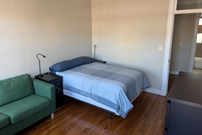 Large Single Photo 2 - Renovated Furnished 2-Bedroom Split Apartment for Spring or Spring and Summer Semesters