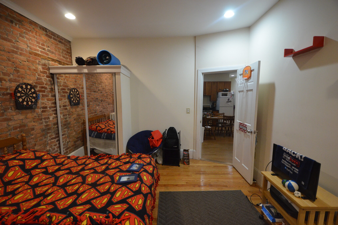 bedroom - 3 Bedroom Apartment on Peterborough St - Available 9/1/26