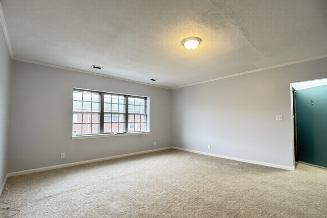 Living Room - Summer Sublease (Lakeshore Rd) Apartments