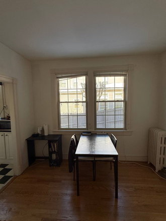 Living Room - Private Room in a Two-bedroom Apartment, 5-minute walk from Georgetown campus